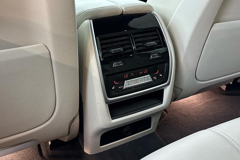 BMW X5 xDrive30d - fotka 26 z 27