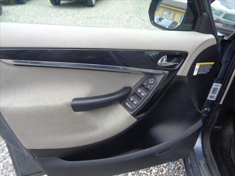 Citroën C4 Picasso 2,0 - fotka 9 z 17