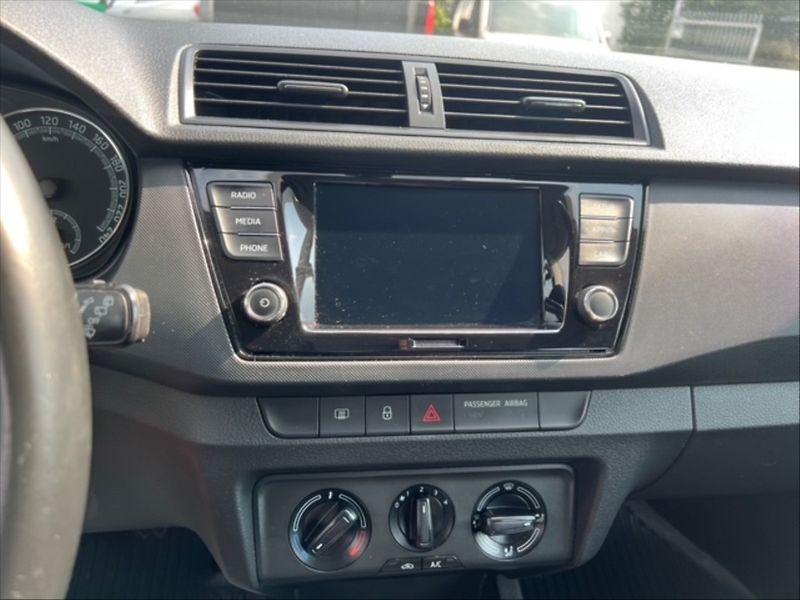 Škoda Fabia 1,0 TSI Ambition - fotka 10 z 11