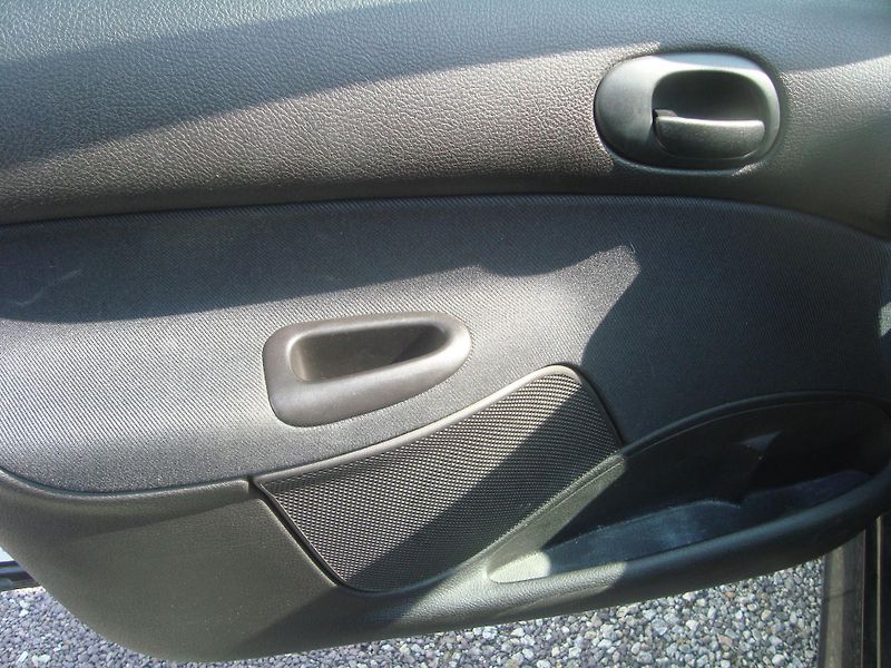 Peugeot 206 (2004) 1,4 HDI - fotka 8 z 14