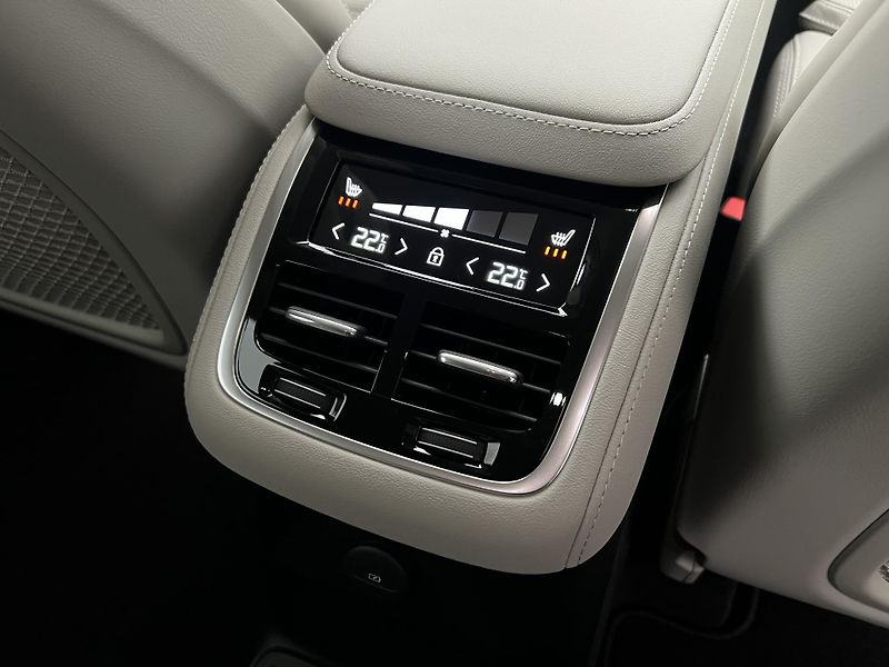 Volvo XC90 (2026) T8 AWD RECHARGE PLUS AUT - fotka 49 z 49