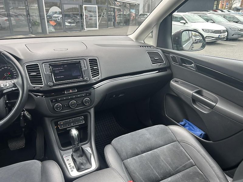 Volkswagen Sharan 2.0TDI 135kW DSG 4MOT - fotka 17 z 23