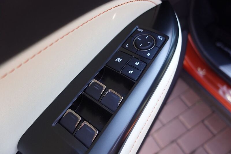 Lexus NX 450h plus NX450h+ Executive Top 4x4 - fotka 11 z 34