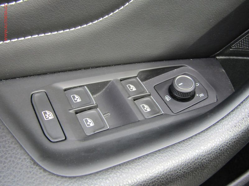 Volkswagen Passat (2021) 2.0TDi, ČR, Elegance, DSG - fotka 16 z 22
