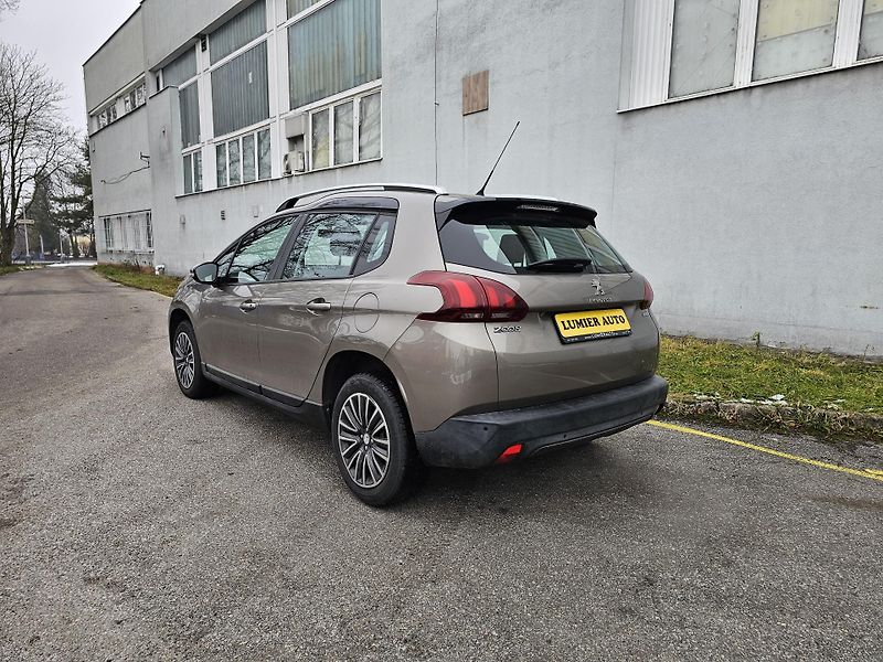 Peugeot 2008 (2017) 1.2 Pure Tech 81KW - fotka 3 z 22