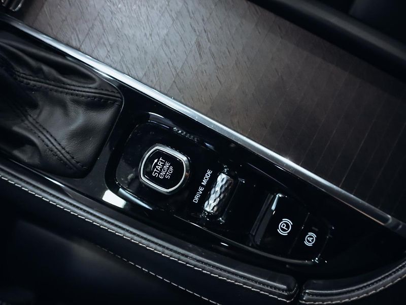 Volvo V90 D5 Cross Country 173 kW - fotka 13 z 26