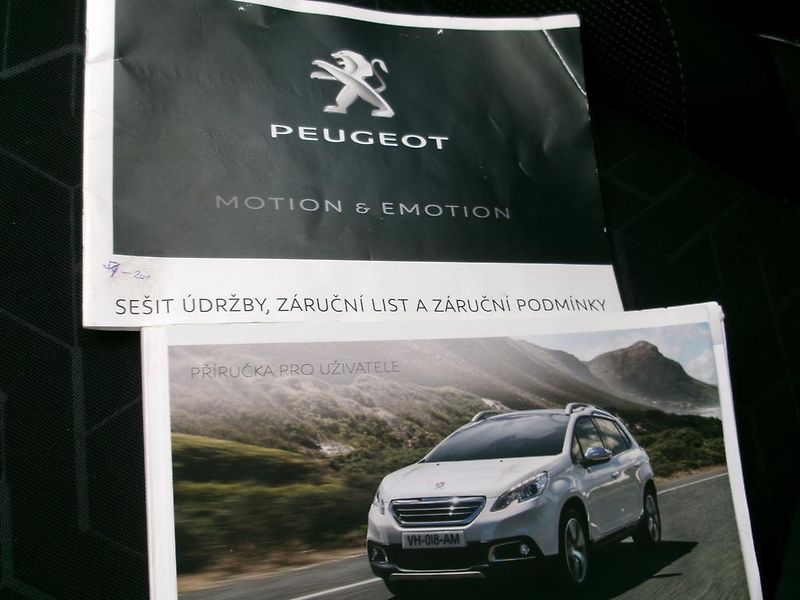 Peugeot 2008 (2015) 1.2i 81kW KOUPENO ČR,1.MAJITEL - fotka 12 z 15
