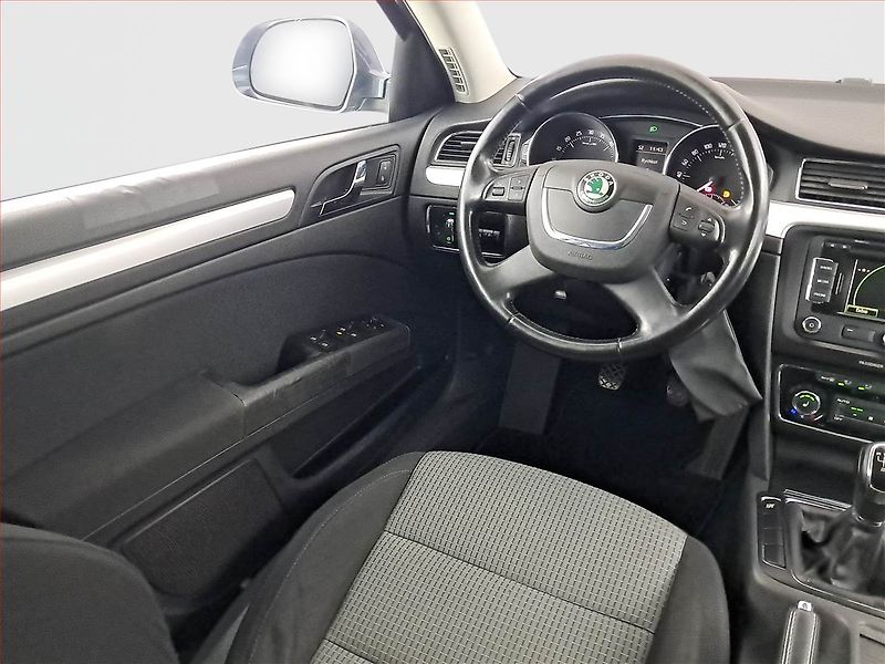 Škoda Superb (2009) 2.0 TDI, Navi, Tempomat - fotka 7 z 20