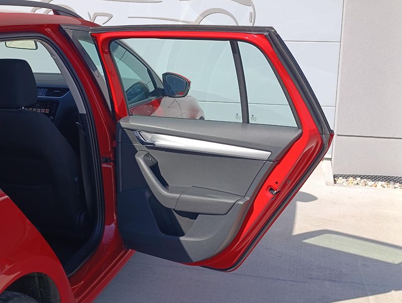 Škoda Octavia 1.6TDI 85kW ČR DPH - fotka 28 z 31