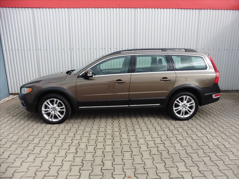 Volvo XC70 2,4 D Summum AWD, Navi... - fotka 5 z 16