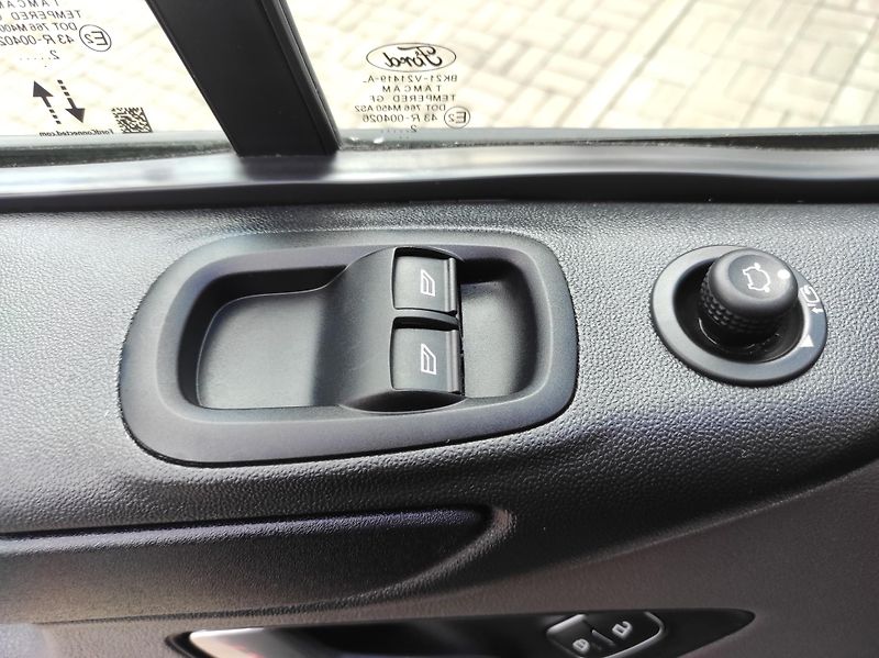 Ford Transit Custom 2,0EcoBlue mHev, L2, 6 míst,TZ - fotka 25 z 46