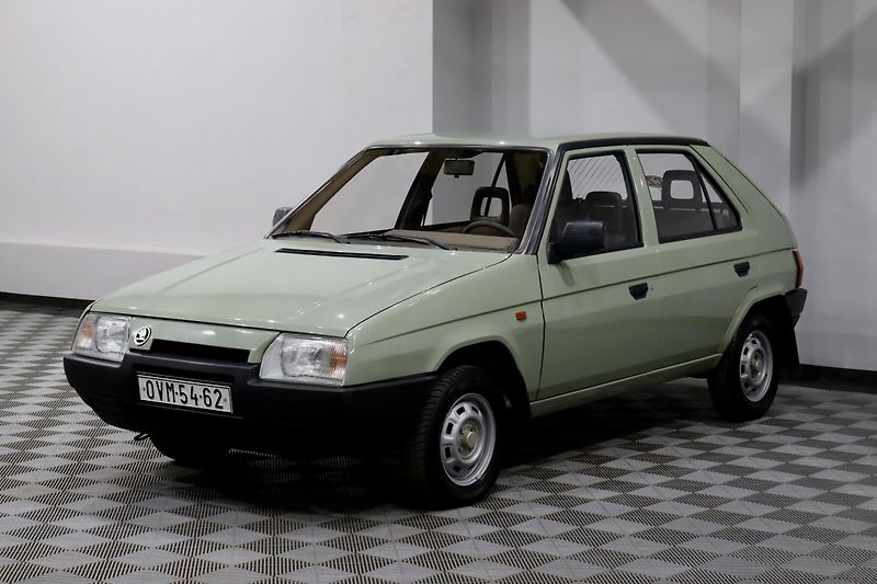 Škoda Favorit (1988) 1.3 46 kW 136 L  - fotografie inzerátu