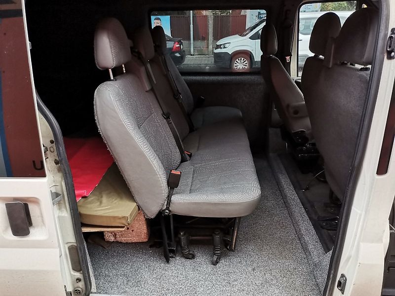 Ford Transit (2001) 2.0Di 55kw 6 míst +Spaní Tažné - fotka 15 z 25