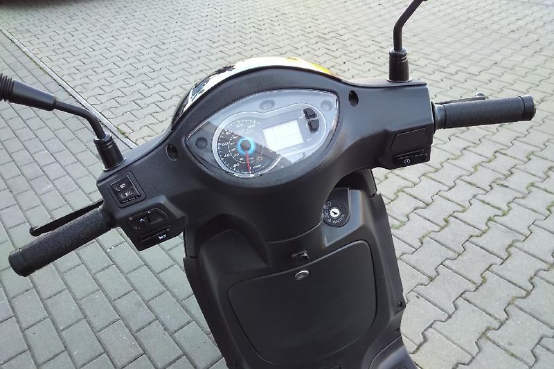Peugeot Tweet 125i (2022) Tweet 125i GT Gray - fotka 5 z 13