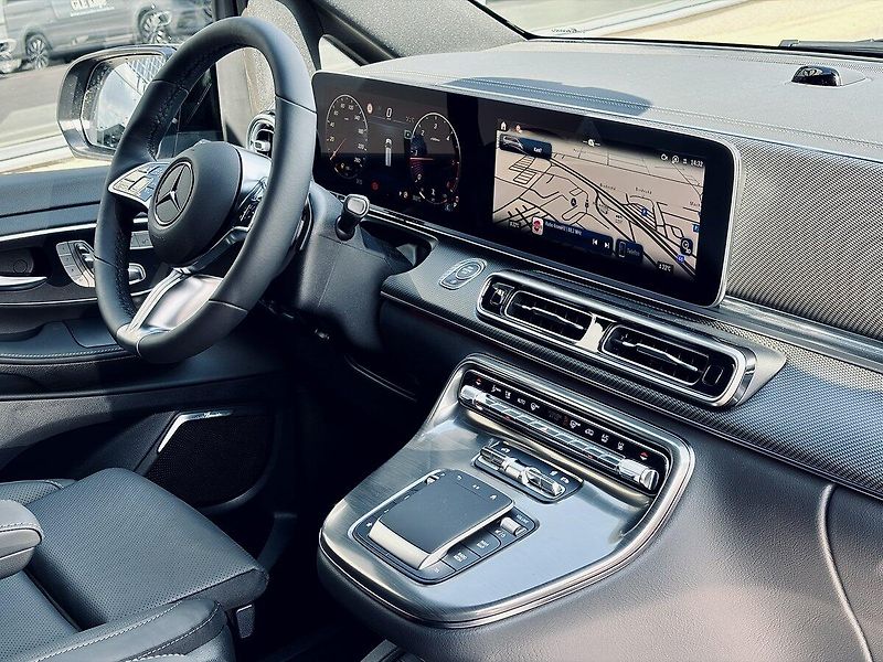Mercedes-Benz Třídy V (2026) 300d EXCLUSIVE AMG 4M L AIR - fotka 18 z 36