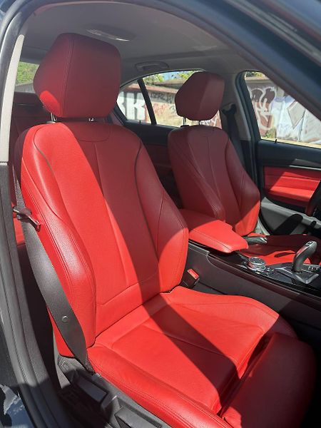 BMW Řada 3 (2015) 320d xDrive F30 - fotka 9 z 13