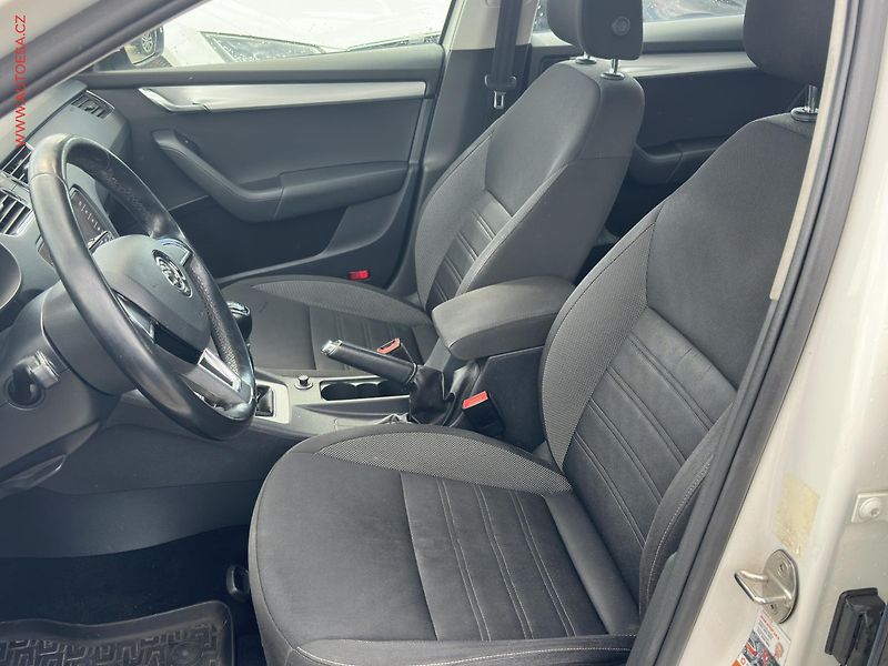 Škoda Octavia (2017) 1.0TSi, ČR, AC, tažné - fotka 9 z 16