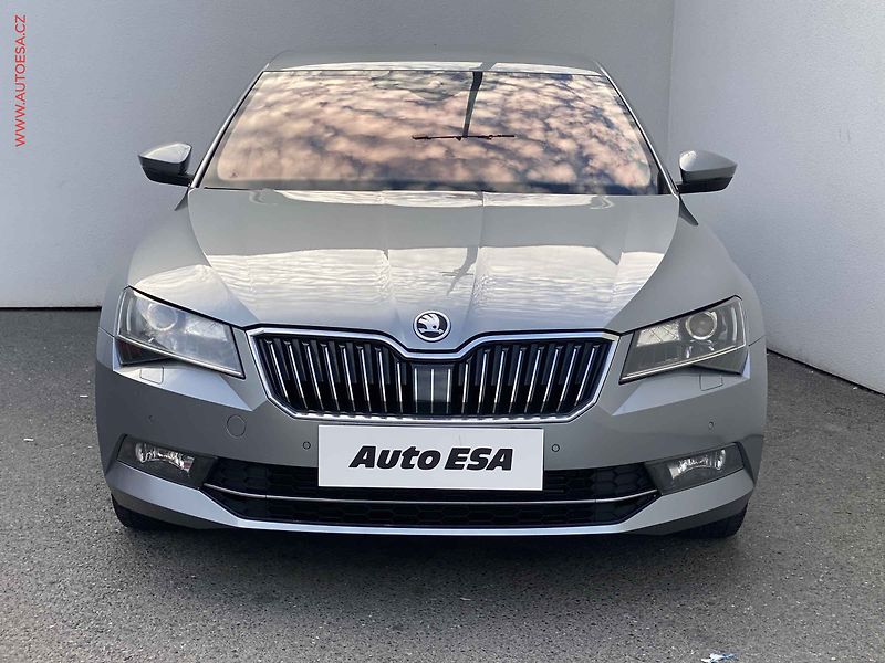 Škoda Superb (2015) 2.0TDi, Navi, bixen, kůže - fotka 2 z 18