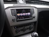 Volkswagen Passat 2,0 TDI 110kW Highline LED - náhled 16