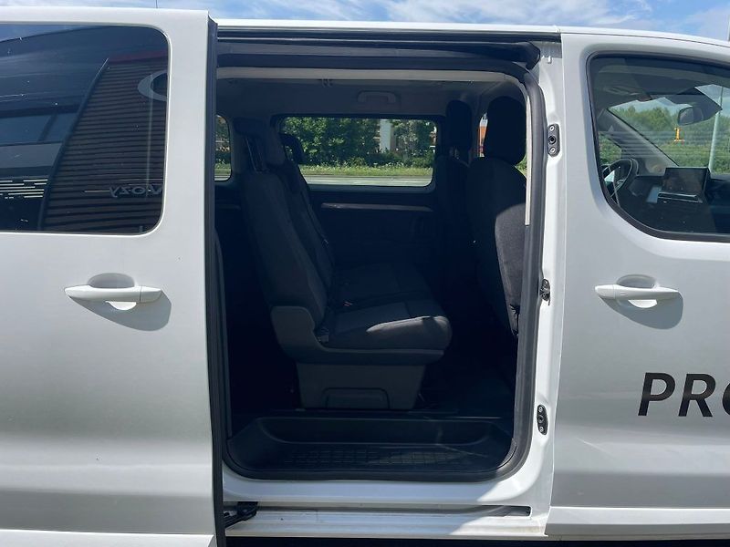 Toyota ProAce Verso 2.0 D-4D L2 MT Business 8S - fotka 22 z 23
