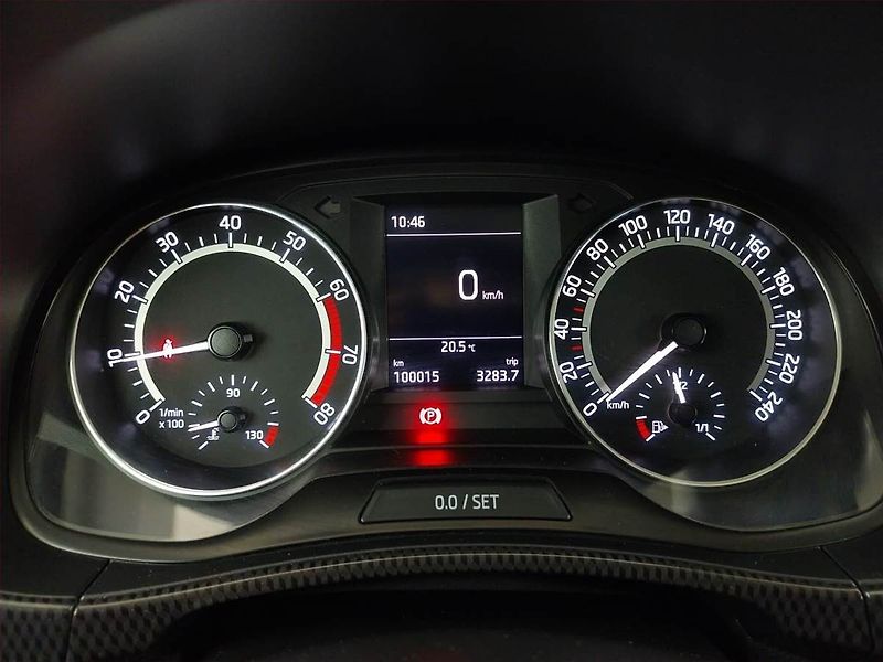 Škoda Fabia (2017) Monte Carlo 1.2 TSI, Tempomat - fotka 10 z 14