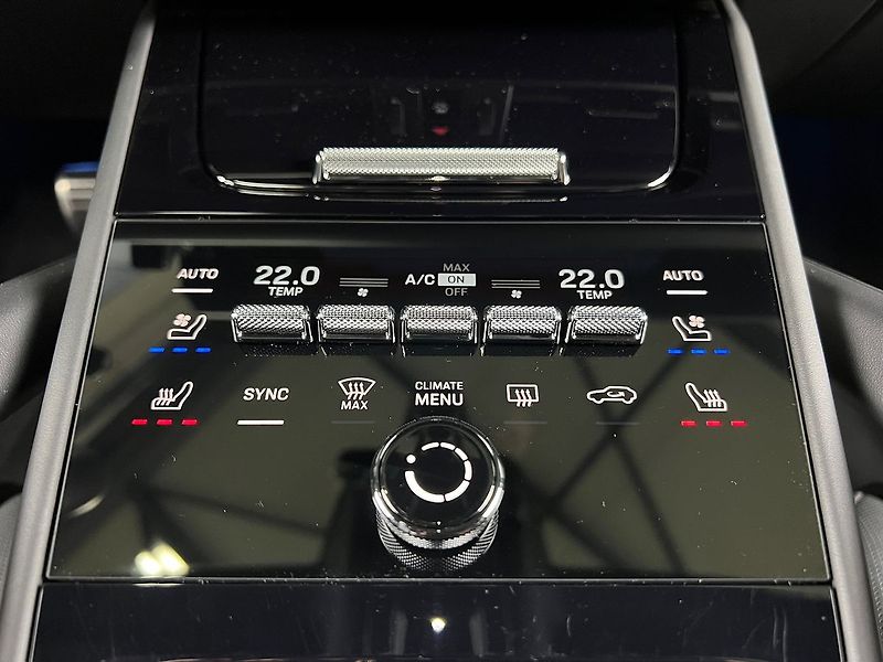 Porsche Cayenne S V8 AWD SPORT DESIGN, VZDUCH - fotka 28 z 39