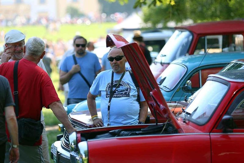 Legendární akce Veteranfest přilákal v letošní ročníku do Slavkova u Brna rekordní počet návštěvníků i vystavovatelů.