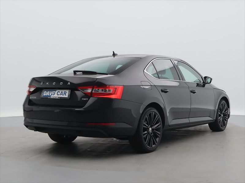 Škoda Superb 2,0 TDI DSG 4x4 CZ Style DPH - fotka 7 z 34