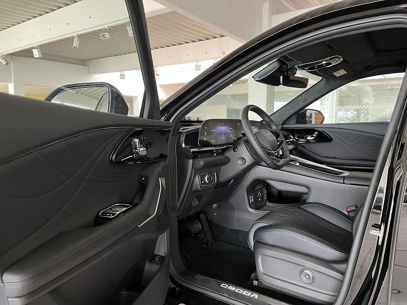Omoda 9 (2025) PHEV  - fotka 9 z 13