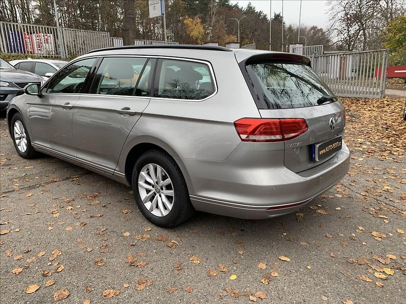 Volkswagen Passat 2,0 TDI,ČR - fotka 6 z 17
