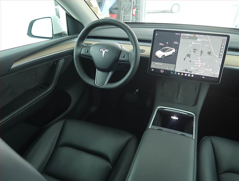 Tesla Model Y (2021) Long Range AWD 75kWh, SoH 92% - fotka 7 z 30