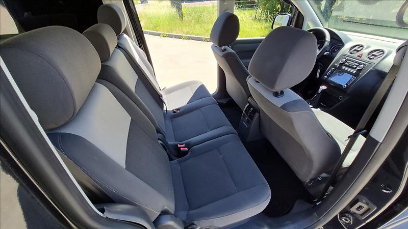 Volkswagen Caddy 1,6 TDi 75 Kw MAXI Style - fotka 12 z 21