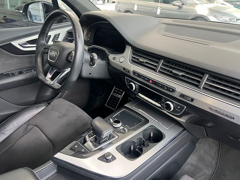Audi Q7 S-line  50TDI 210kW - fotka 21 z 21