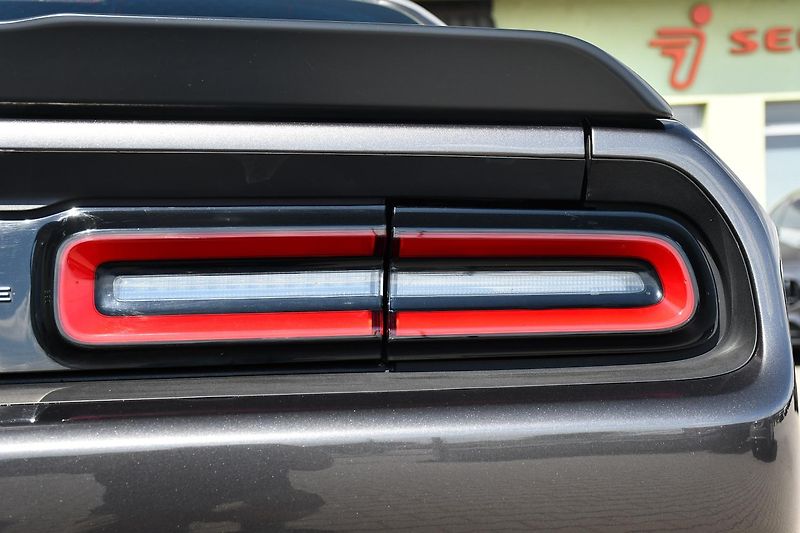 Dodge Challenger 5.7 V8 HEMI - fotka 41 z 41