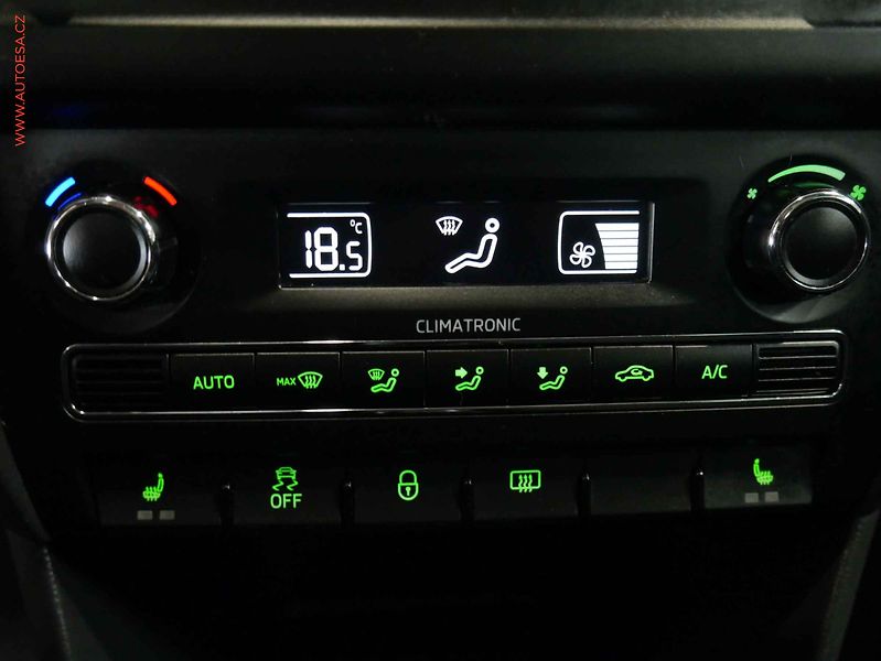 Škoda Rapid (2014) 1.2TSI, 1.maj, Xenon - fotka 15 z 18