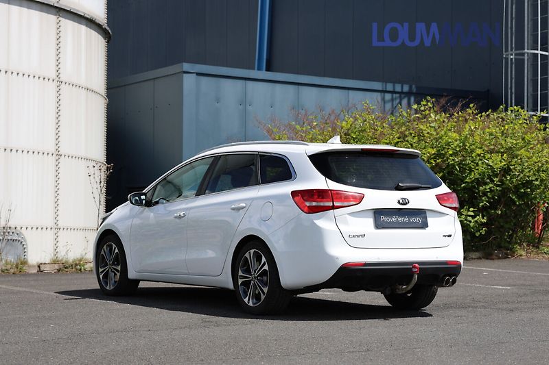 Kia Ceed AT GT LINE SW - fotka 15 z 18