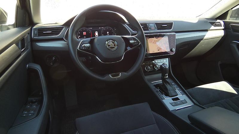 Škoda Superb Combi 1.5 TSI DSG Style - fotka 5 z 27
