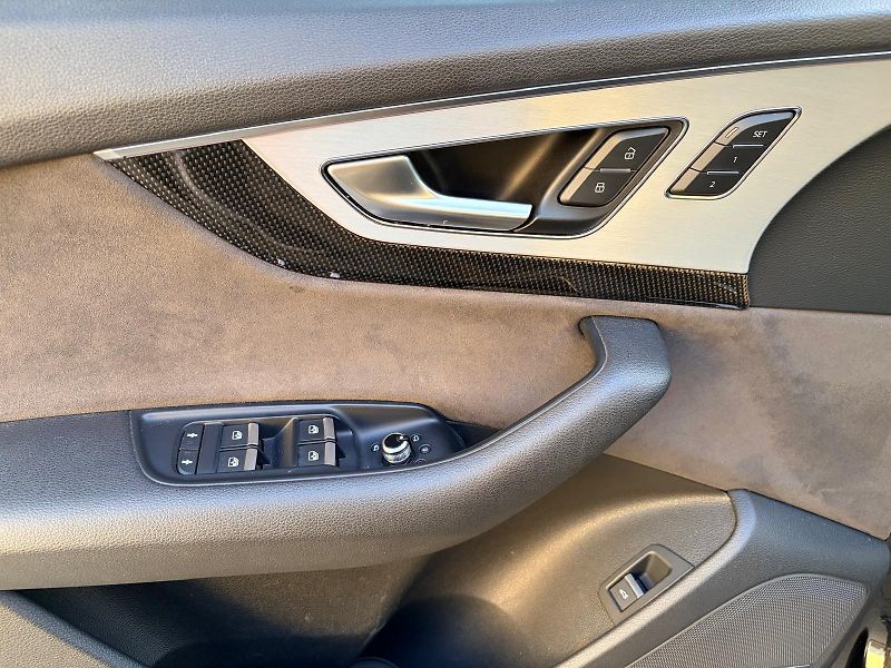 Audi SQ7 (2016) - fotka 16 z 25