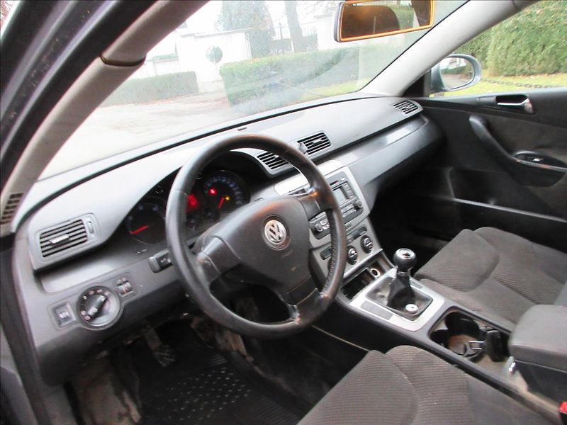 Volkswagen Passat 2,0 TDi, 103 Kw, Vada Turba, N - fotka 11 z 21