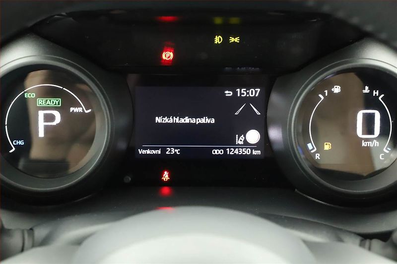 Toyota Yaris (2023) 1.5 VVT-i Hybrid, Automat, ČR - fotka 8 z 18
