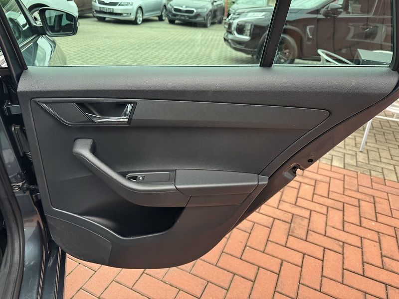 Škoda Fabia (2016) 1.2TSi 81kW Navi Digi Klima - fotka 21 z 50