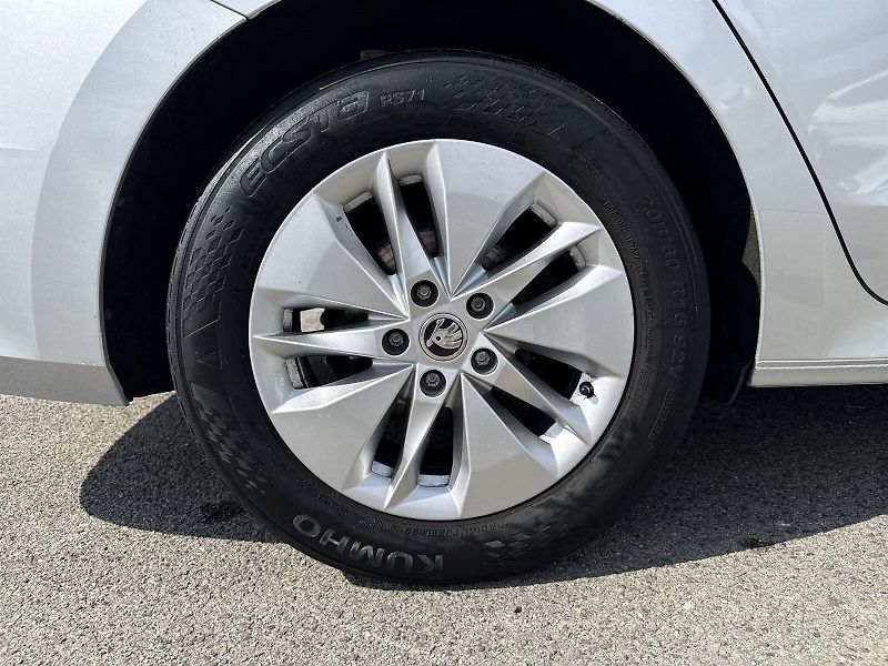 Škoda Octavia (2023) Combi 2.0 TDI 4x4 DSG Ambition - fotka 28 z 31