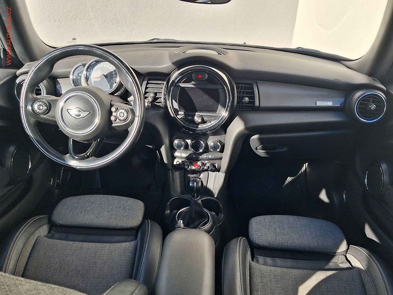 Mini Cooper (2017) 1.5i, LED, navi, panor - fotka 8 z 17