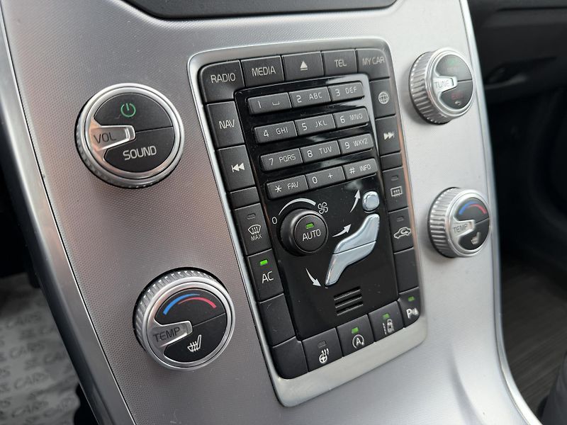 Volvo V70 2.0 D4 POLESTAR NAVI ROZVODY - fotka 28 z 46