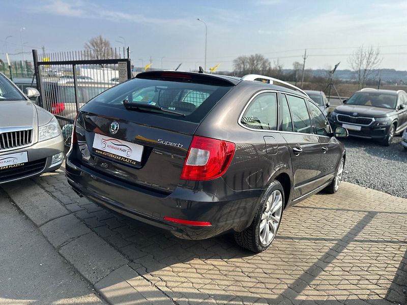 Škoda Superb (2012) 2.0TDi NAVI, SAMO.PARKOVANÍ - fotka 5 z 17
