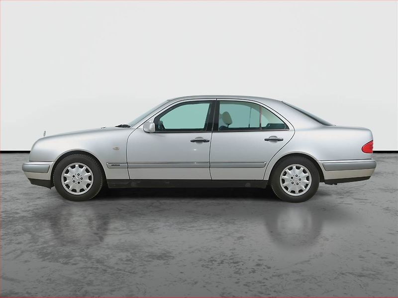 Mercedes-Benz Třídy E (1996) E 230 , Automat, nová STK - fotka 3 z 15
