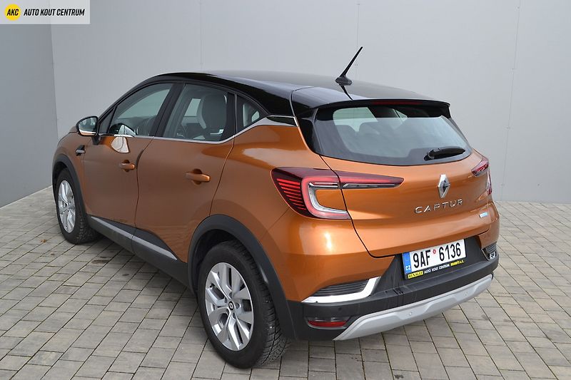Renault Captur Intens E-TECH HYBRID 145 - fotka 3 z 45