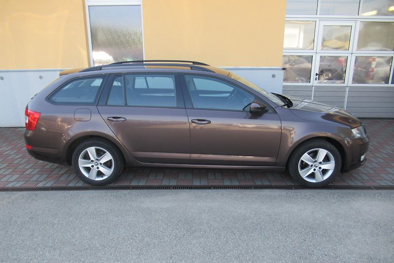 Škoda Octavia 1.6 TDI 4x4 KLIMA TAŽNÉ ČR - fotka 3 z 20