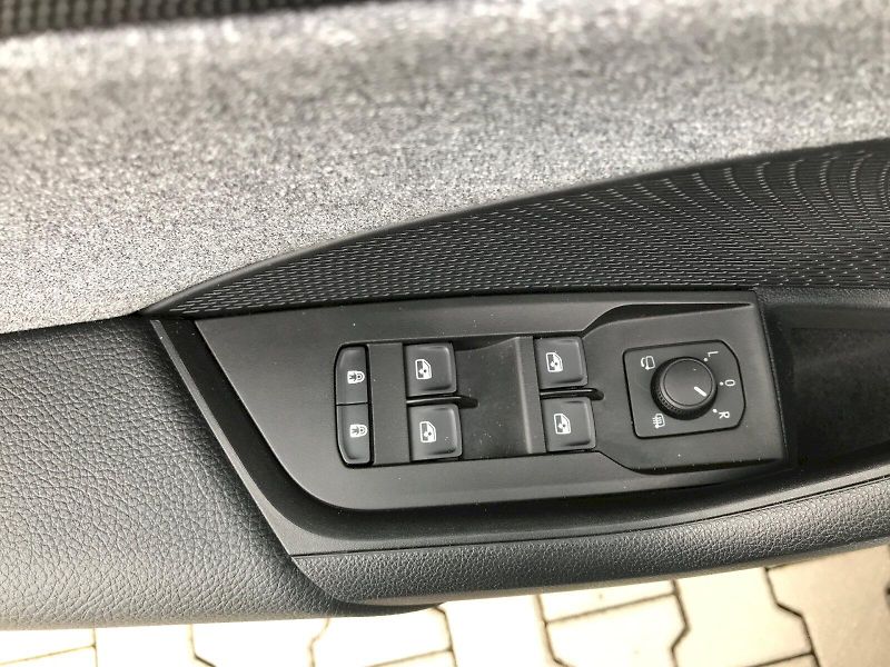 Škoda Octavia (2025) COMBI TOP SELECTION 1,5 TSI M- - fotka 17 z 28