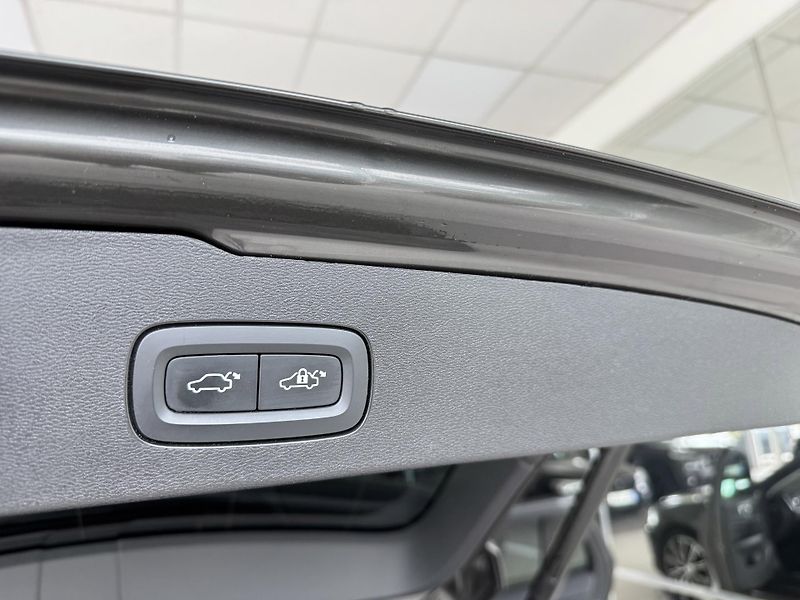 Volvo V60 T6 AWD*257kW*Recharge*Inscript - fotka 31 z 33